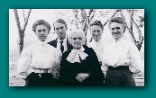 Anderson Family about 1913: l - r: Elizabeth, Frederick, Cornelia, Jane